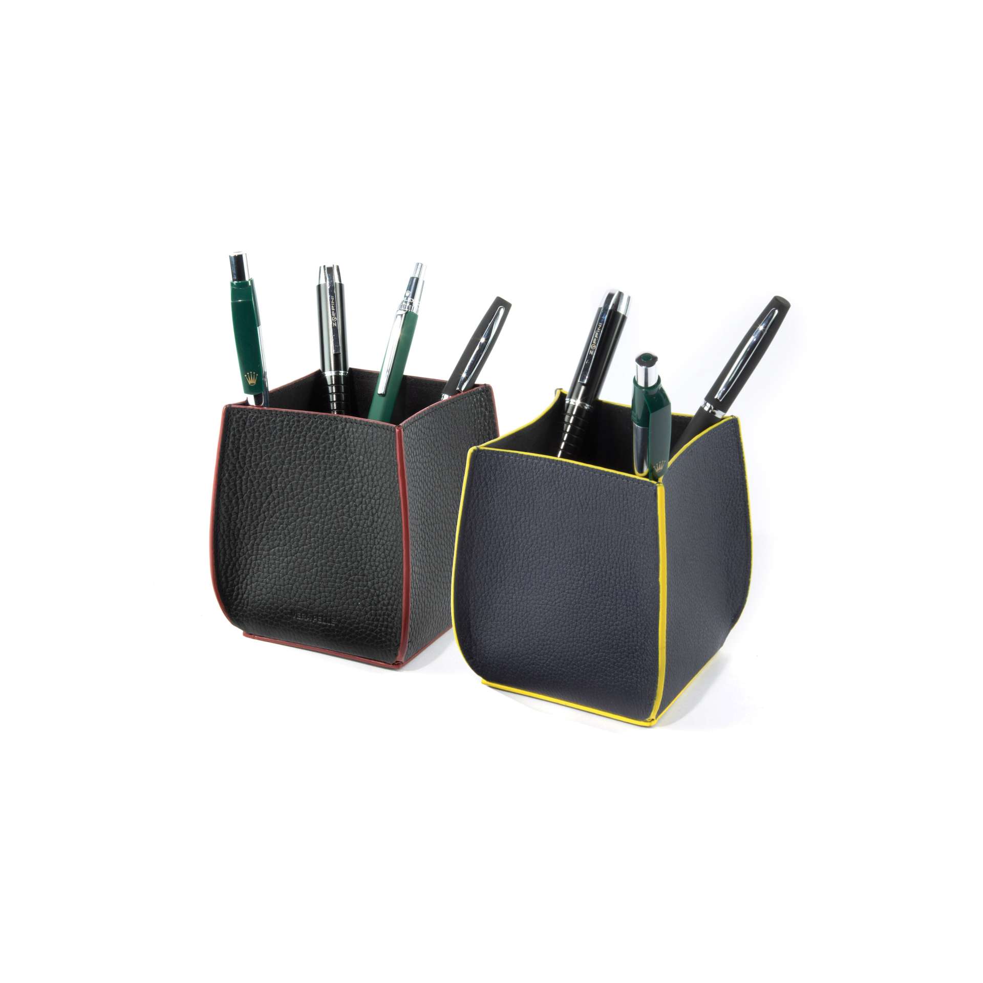 K0032DB | Desk pen holder in genuine full-grain leather. Blue with yellow edges. Dimensions: 8.5 x 8.5 x 12 cm. Packaging: Gift box with lid and bottom. - immagine 3