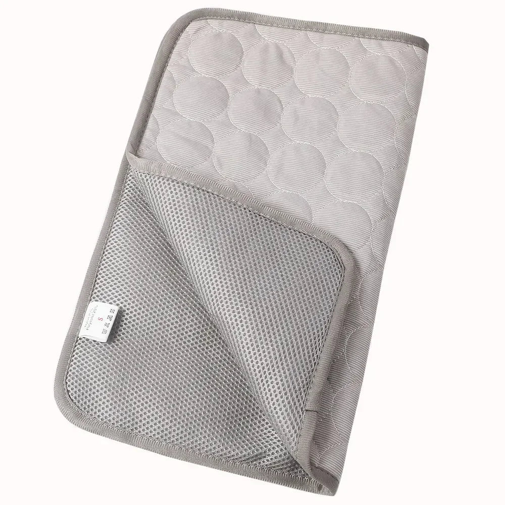 Pet Ice Silk Cooling Mat for Dogs and Cats - immagine 17
