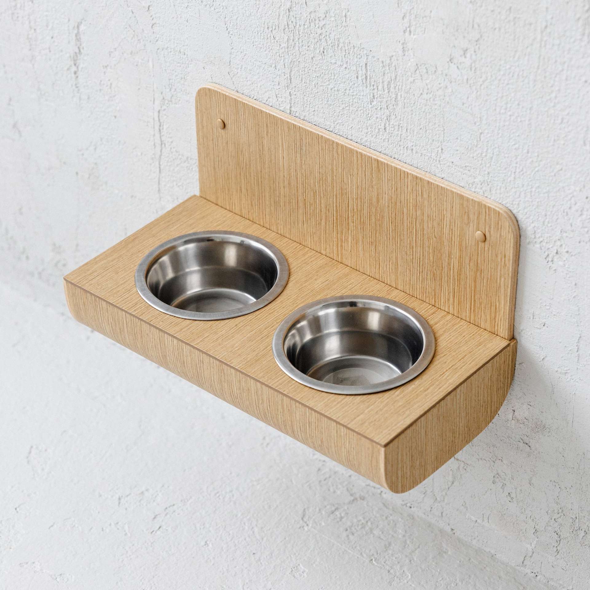 Hanging wooden dog feeder with wall protection, Floating raised dog bowls - immagine 2