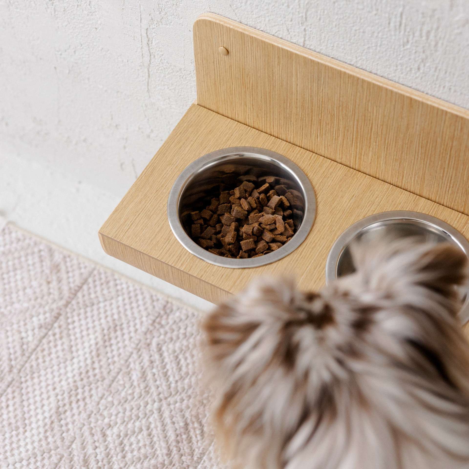 Hanging wooden dog feeder with wall protection, Floating raised dog bowls - immagine 5