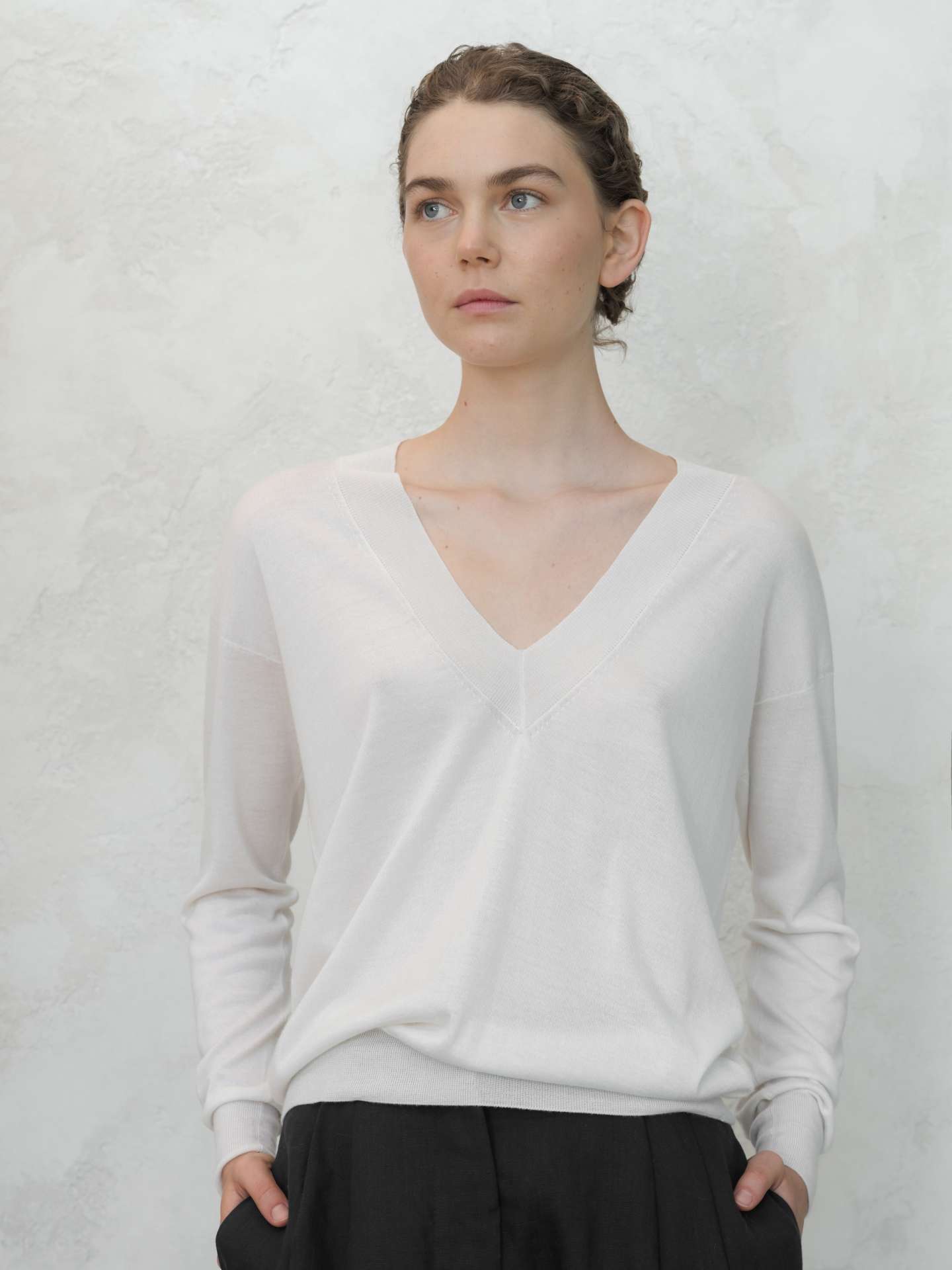 Merino & Silk V-Neck Sweater - immagine 9